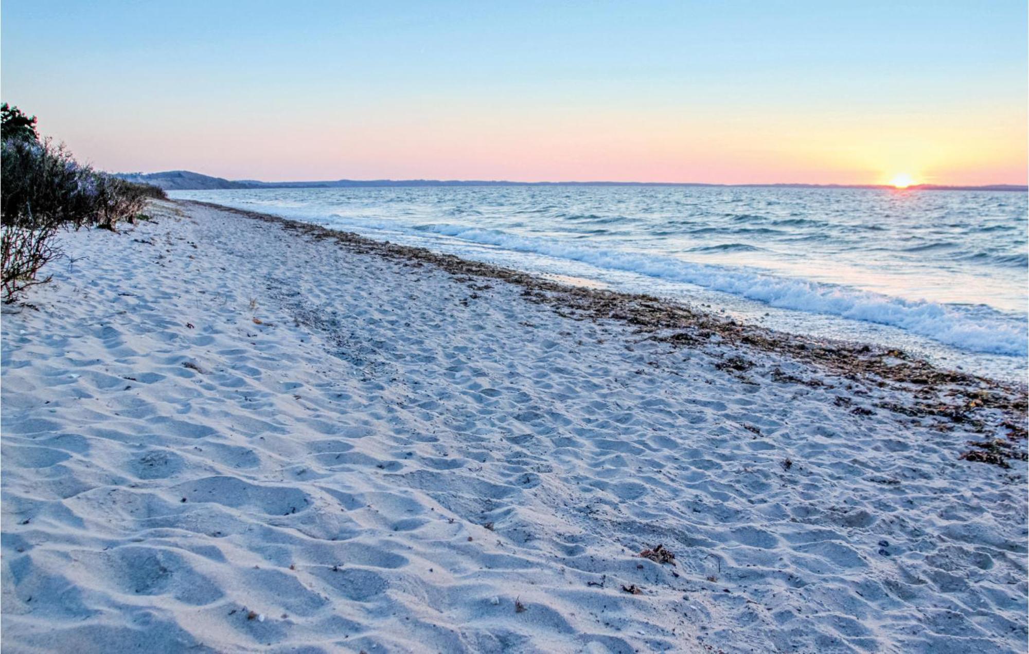 Strandhuset Knebel Luaran gambar